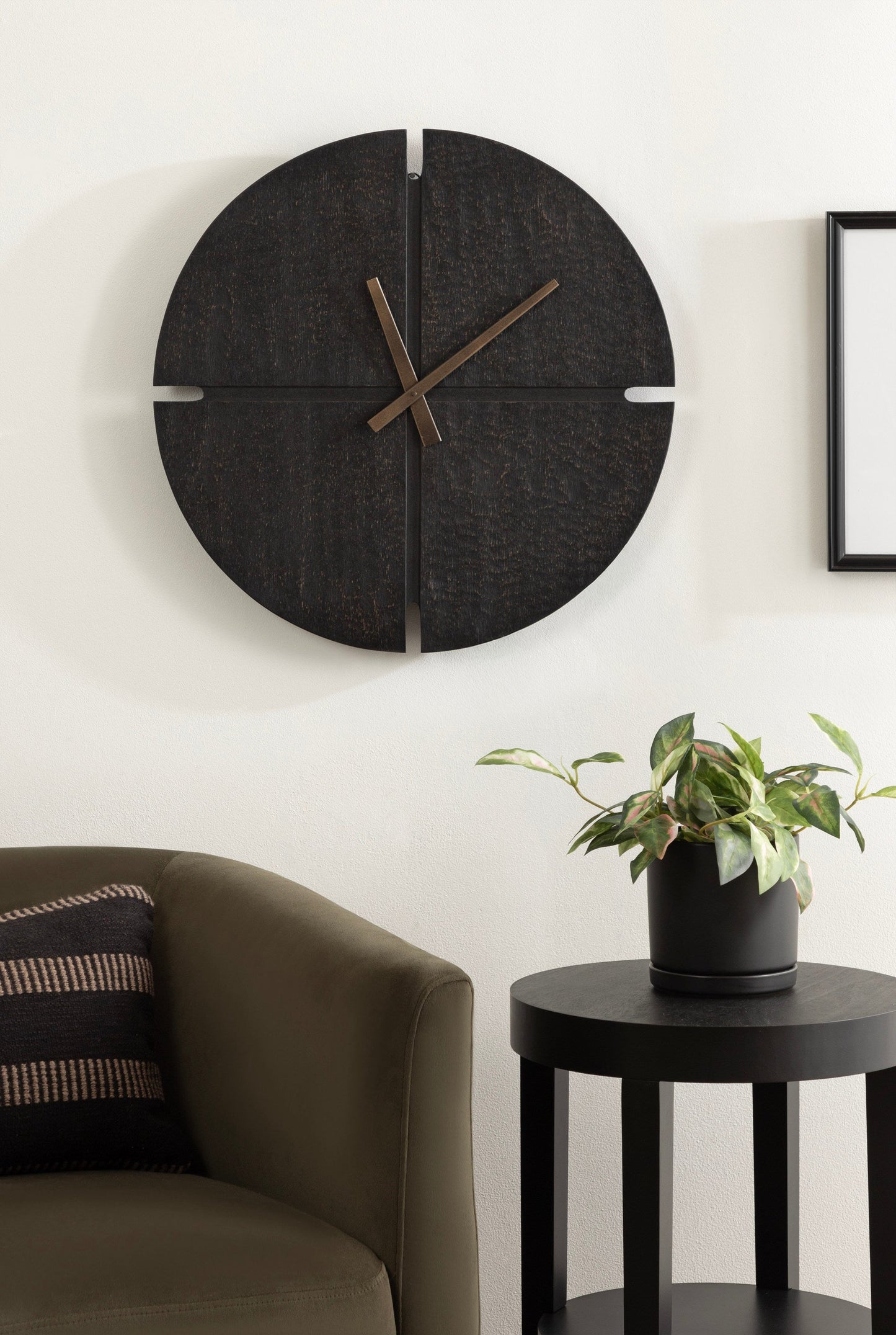 Nirav Round Wall Clock